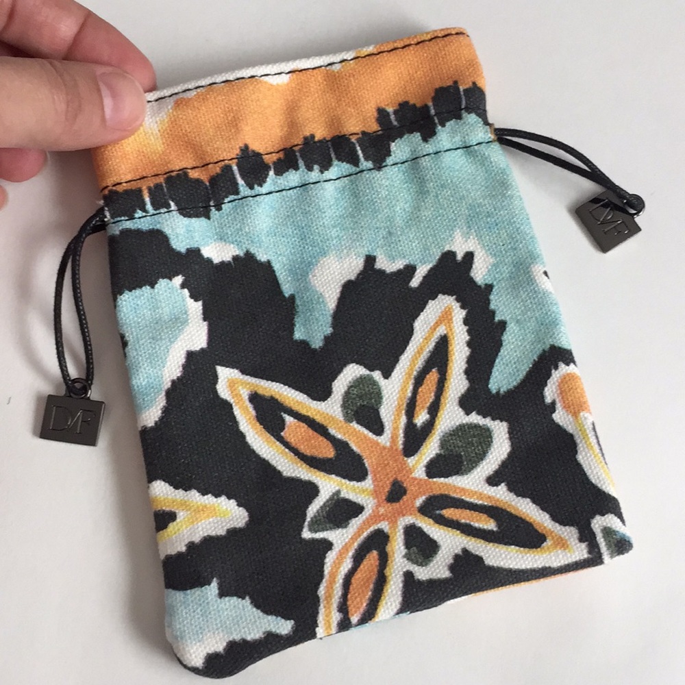 Diane Von Furstenberg makeup jewelry cotton canvas gifting storage bag